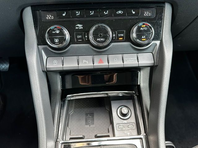 Karoq Clever LED;KESSY;ALARM;CARPLAY