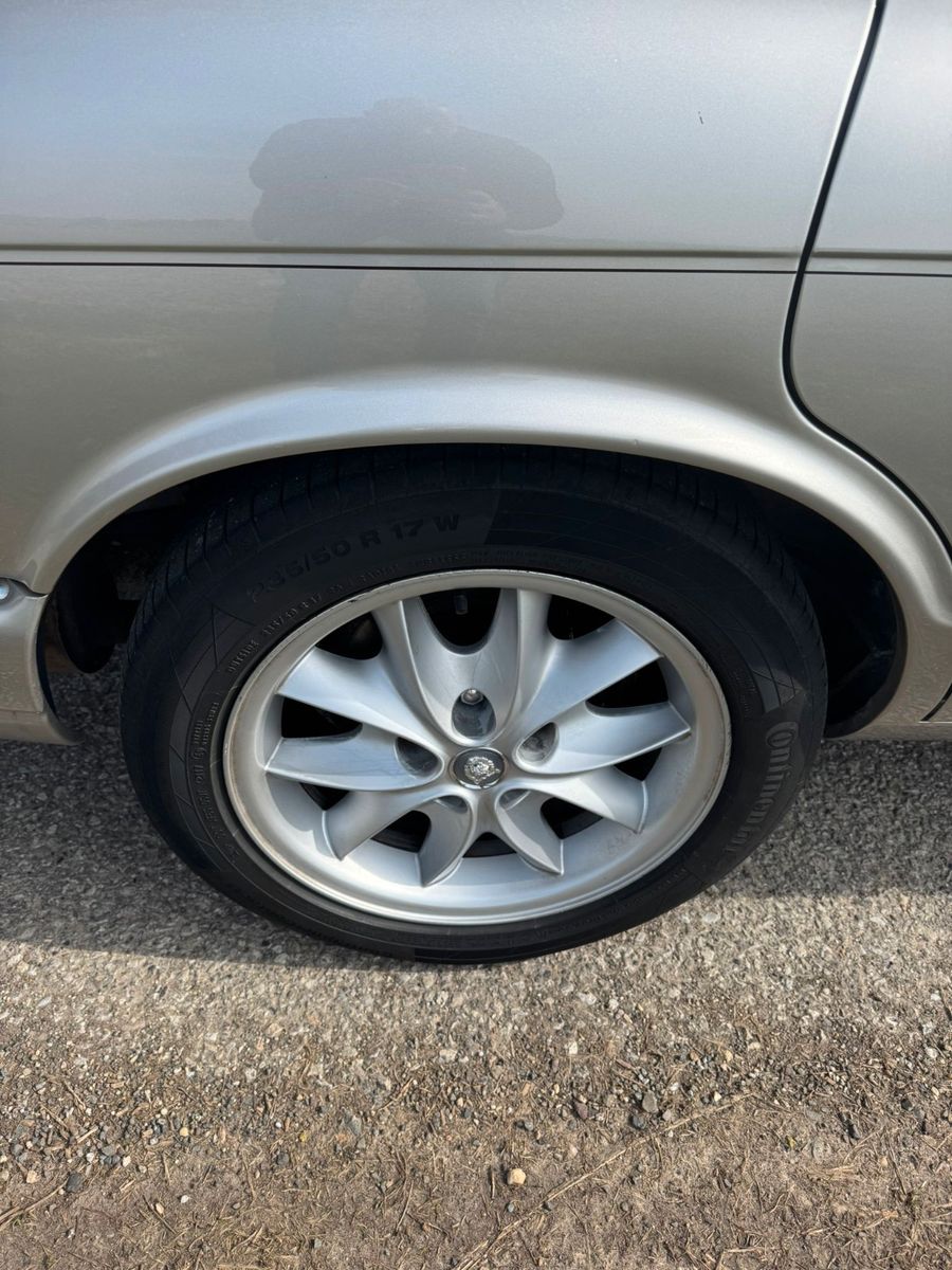 Fahrzeugabbildung Jaguar XJ8 3.2 Executive