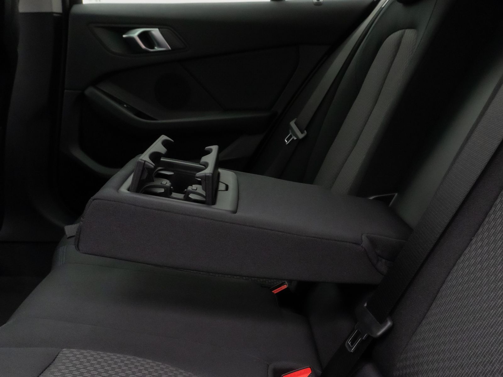Fahrzeugabbildung BMW 120i Panorama Kamera HUD HiFi DAB LED 17Zoll
