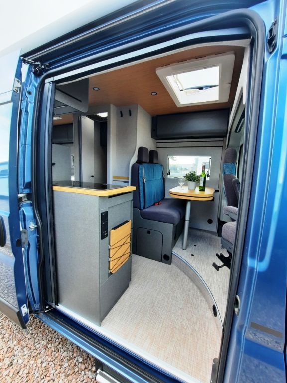 Fahrzeug Übersicht 11 Fahrzeugabbildung HYMER / ERIBA / HYMERCAR Camper Van Redwood 600 Verfüg./Sparen Sie 4.550,