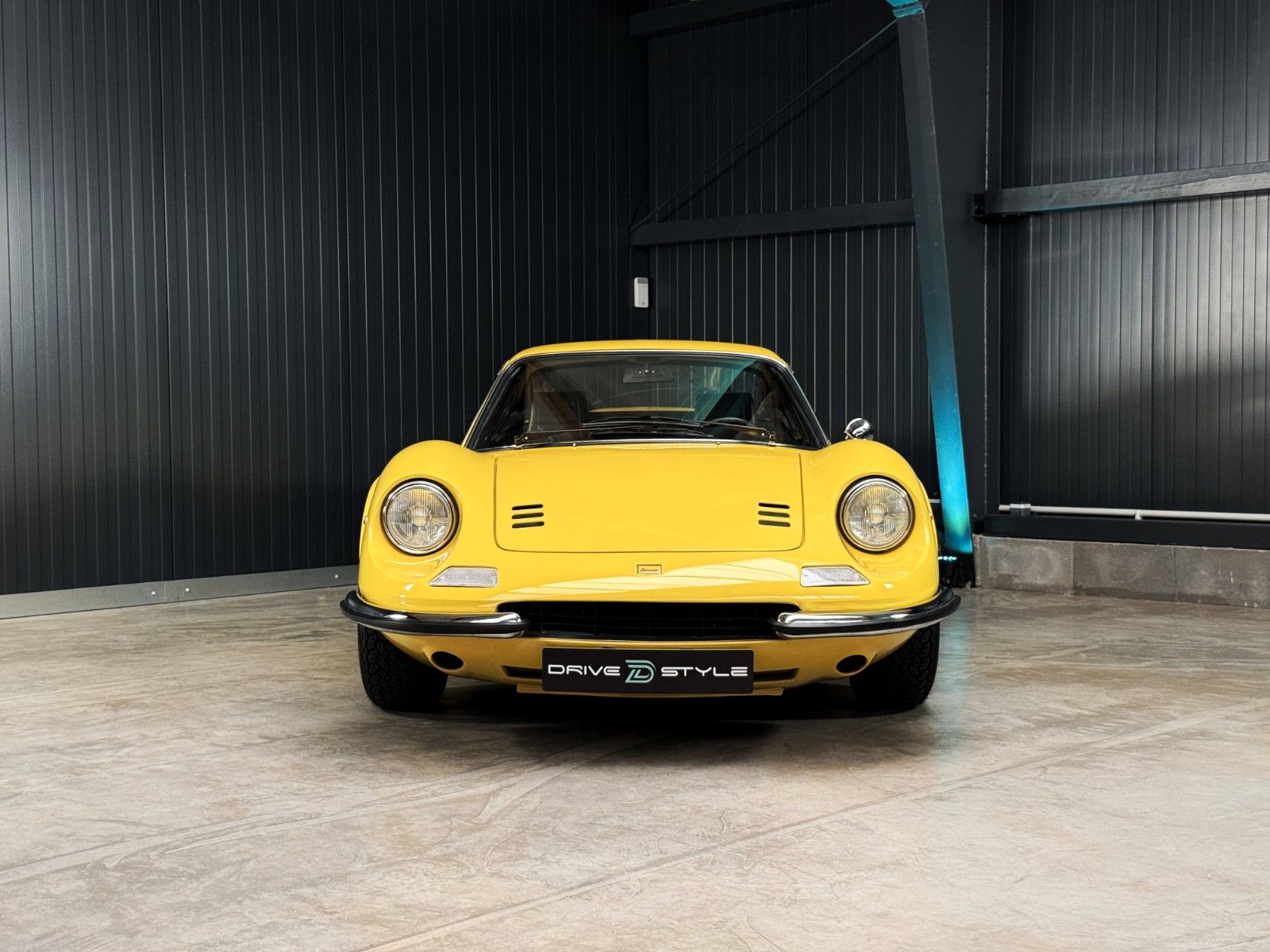Fahrzeugabbildung Ferrari Dino 246 GT + Giallo Fly + Vollrest. + Zustand 1