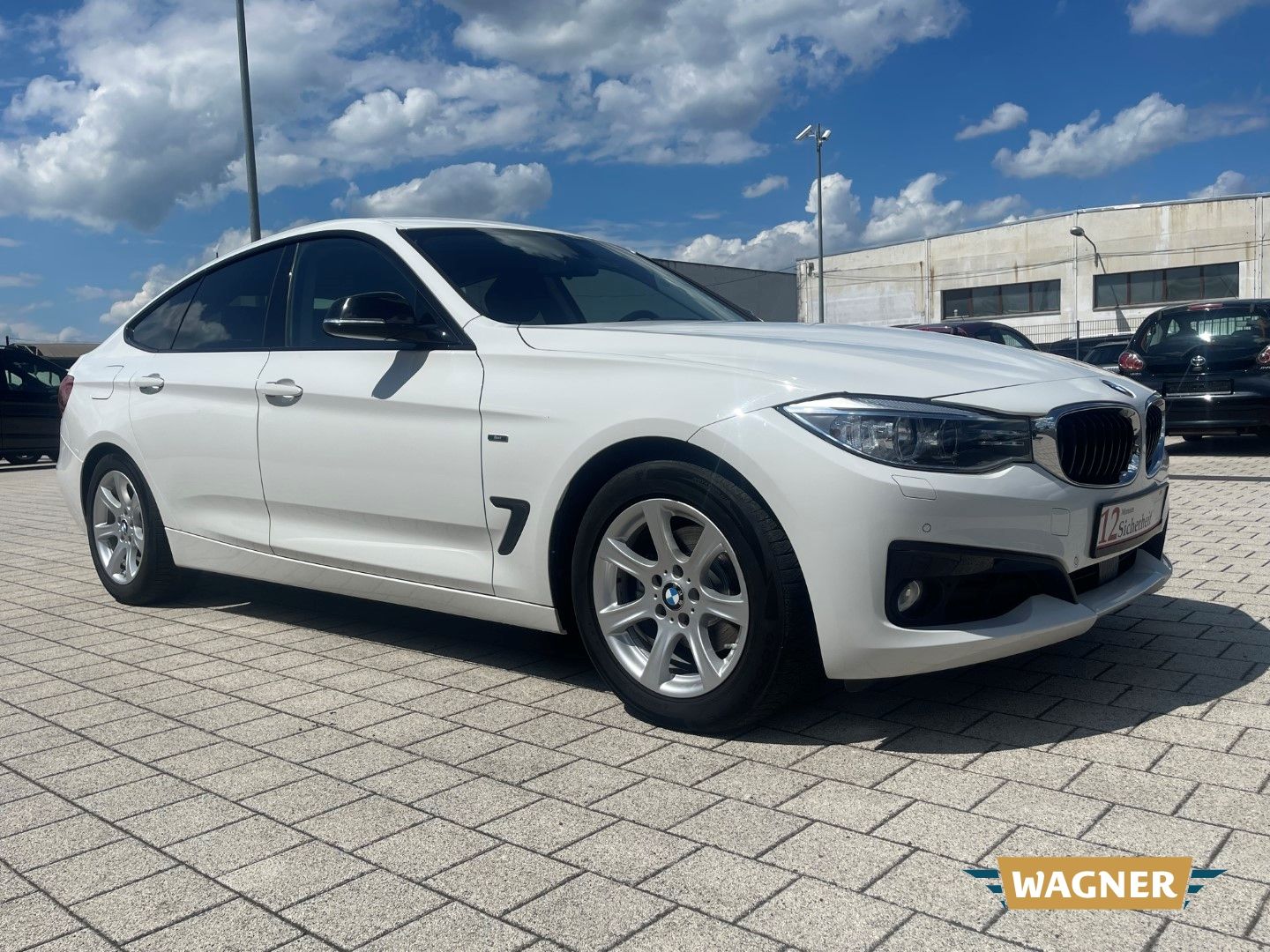 Fahrzeugabbildung BMW 320 Gran Turismo d xDrive Sport Sitzheizung