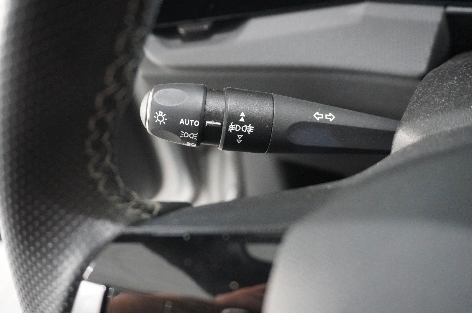 Fahrzeugabbildung Opel Astra L ST 1.2T GS SPORT NAVI/LED/360°/PANO/HUD