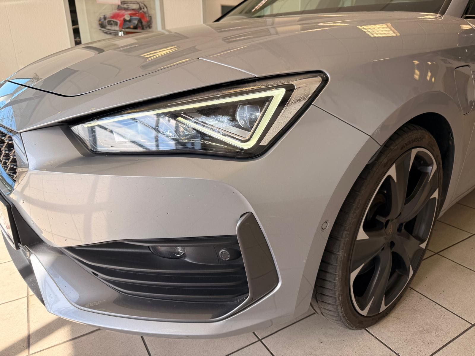 Fahrzeugabbildung CUPRA Leon Sportstourer VZ e-Hybrid/AHK/8.FACH BEREIFT