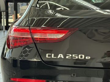 Mercedes CLA 250 Shooting Brake - 12