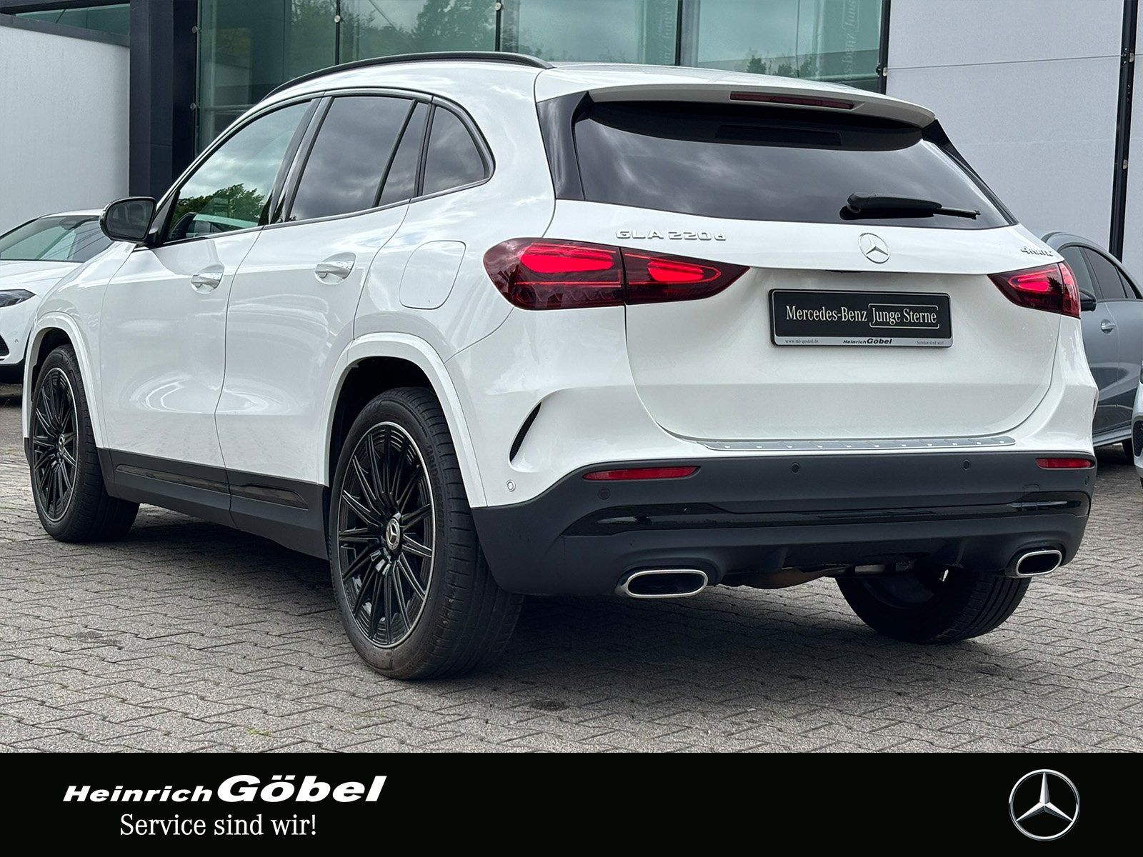 Fahrzeugabbildung Mercedes-Benz GLA 220 d 4M AMG*PANO*AHK*DISTRONIC*360°K*20ZOLL