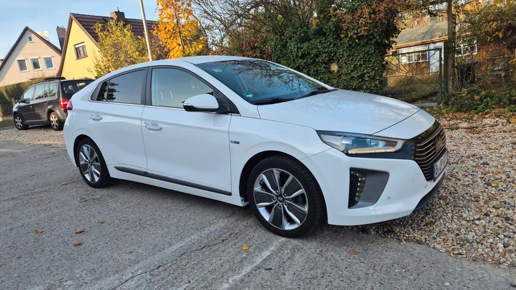 Hyundai IONIQ