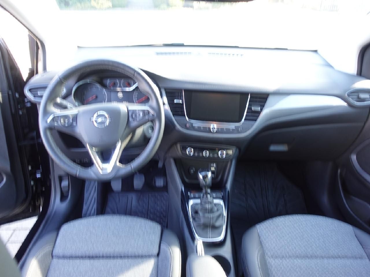 Fahrzeugabbildung Opel Crossland 1,2 Elegance