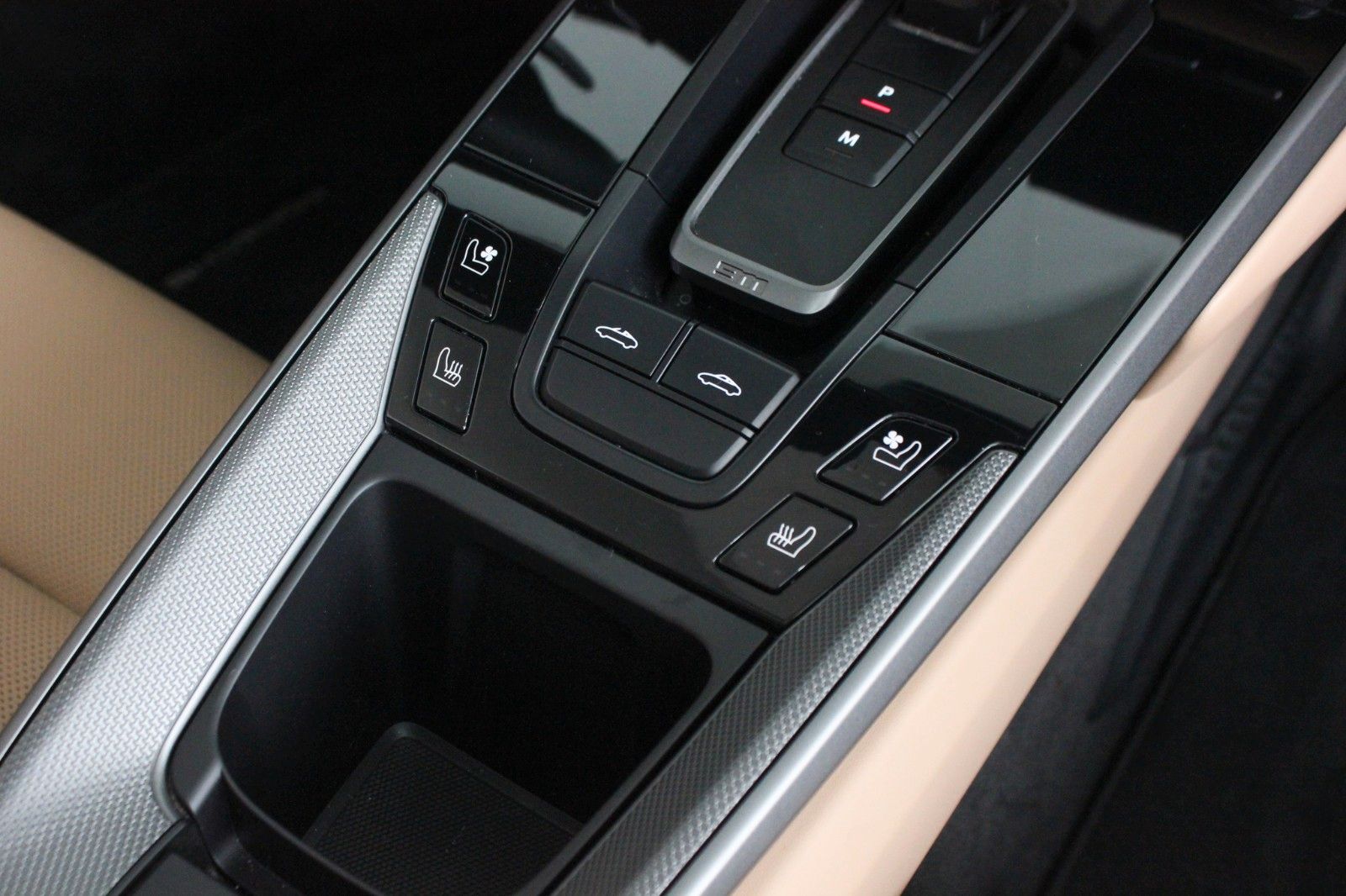 Fahrzeugabbildung Porsche 992 911 Targa 4 Sport Chrono Abgas ACC