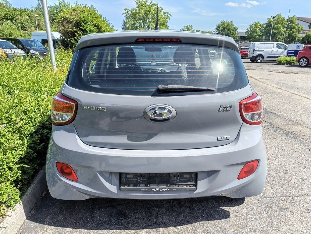 Fahrzeugabbildung Hyundai i10 1.2 FIFA World Cup Edition MOTORSCHADEN