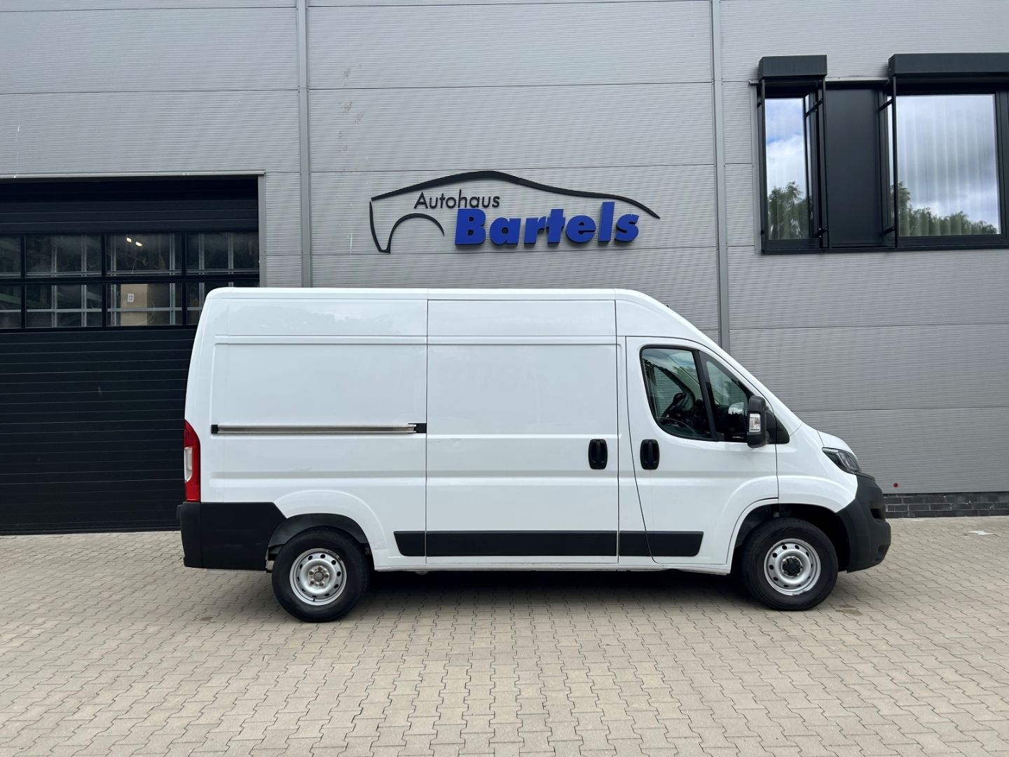 Fahrzeugabbildung Fiat Ducato Hochr.-Kasten 30 120 L2H2 RS 3450 mm