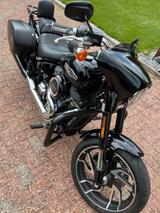 Harley-Davidson Sport Glide (FLSB) in Vivid Black - HARLEY-DAVIDSON BLACK