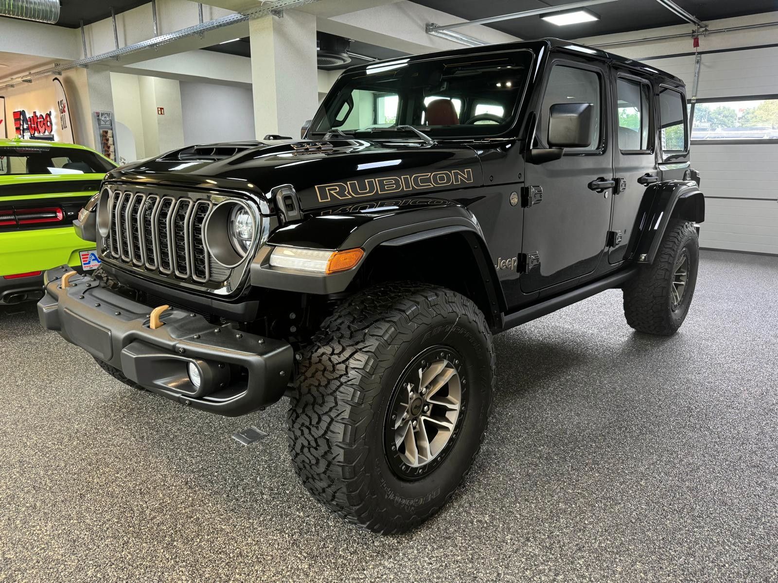 Fahrzeugabbildung Jeep RUBICON 392-6.4L HEMI V8-RECON 35"-STEEL BUMPER