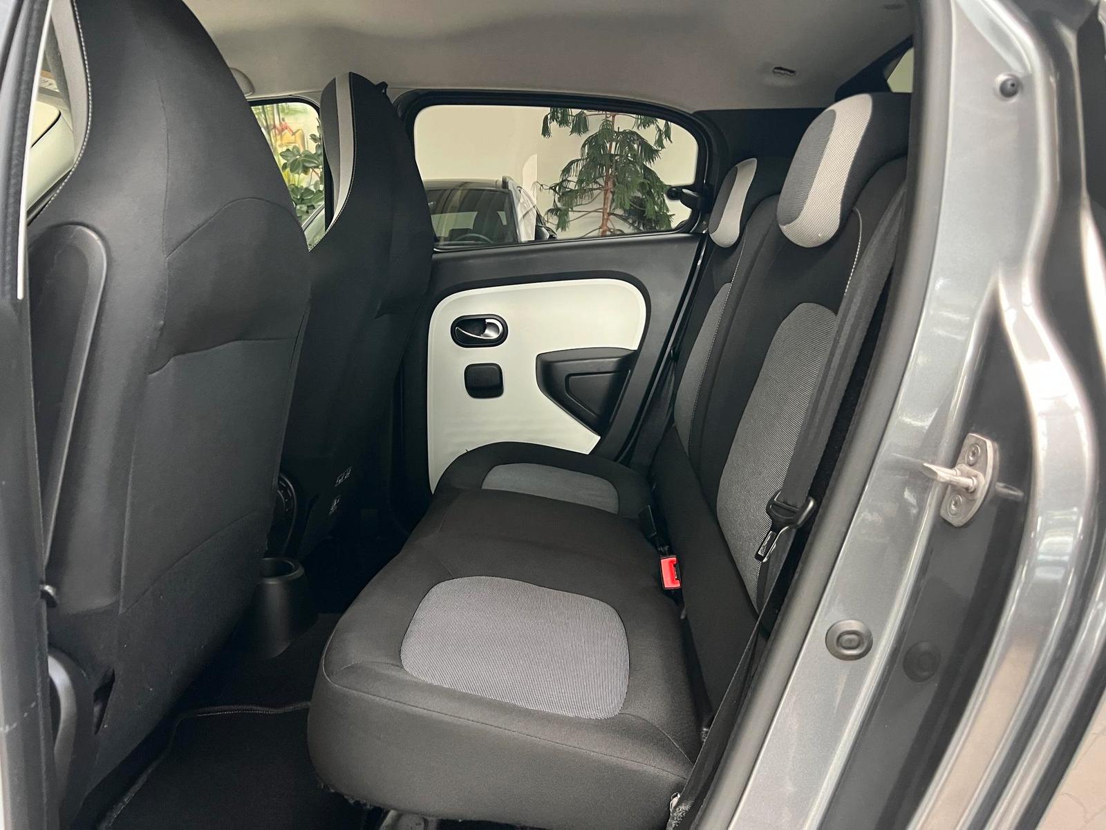 Renault Twingo AUTOMATIK|ALLWETTER|SCHECKHEFT|PARKSENSOR
