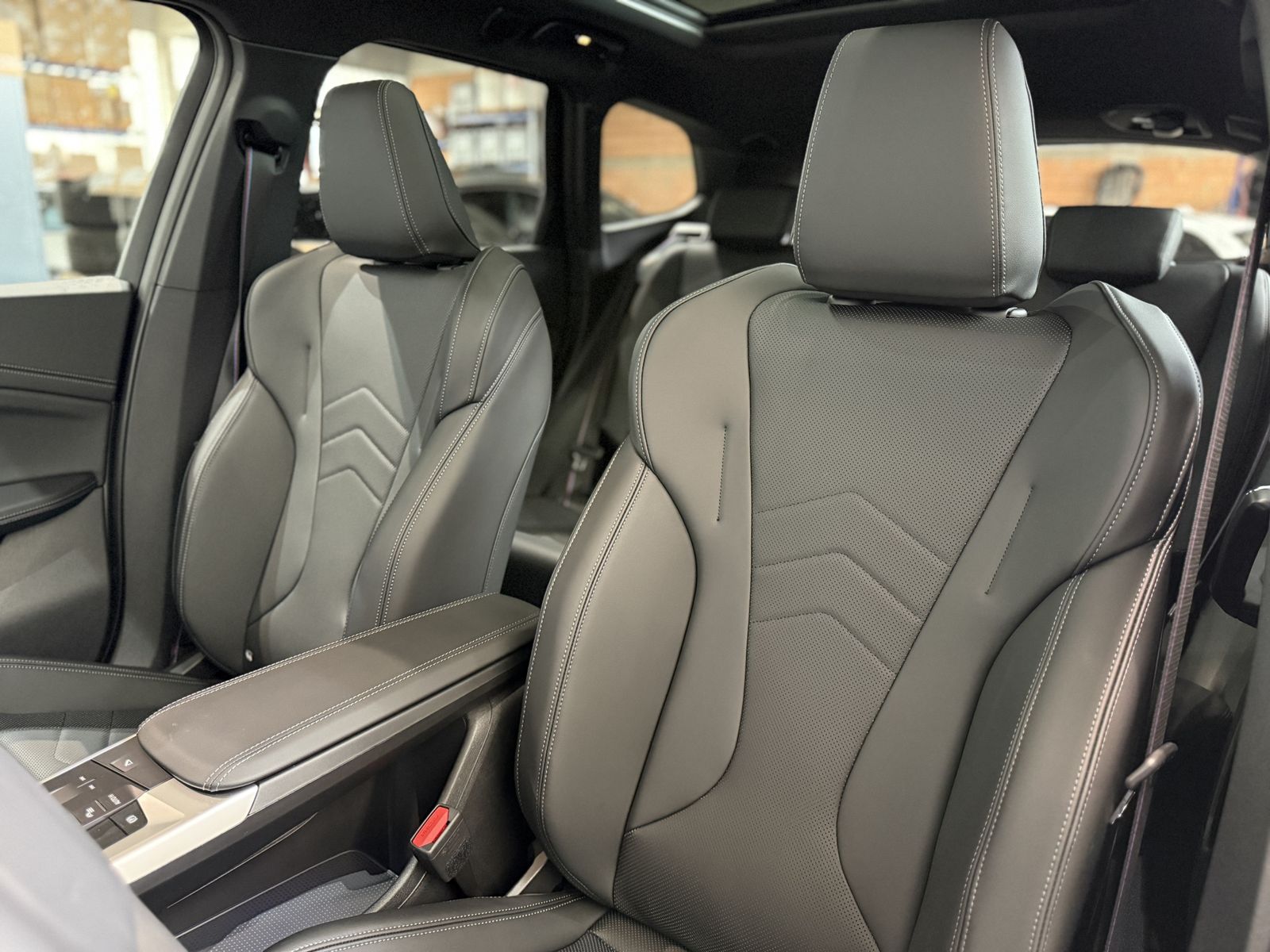 Fahrzeugabbildung BMW iX1 xDrive20 M Sportpaket | Komfortzugang | Pano