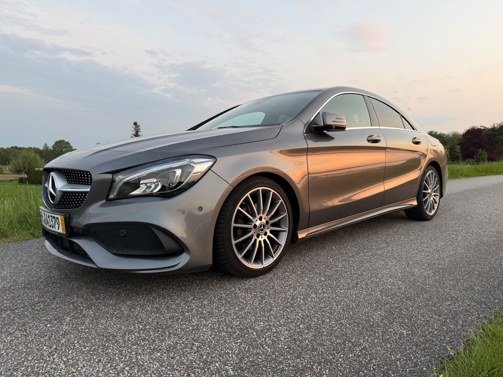 MERCEDES-BENZ CLA 200 | AMG-Line | LED | Navi | Kamera | Keyl 