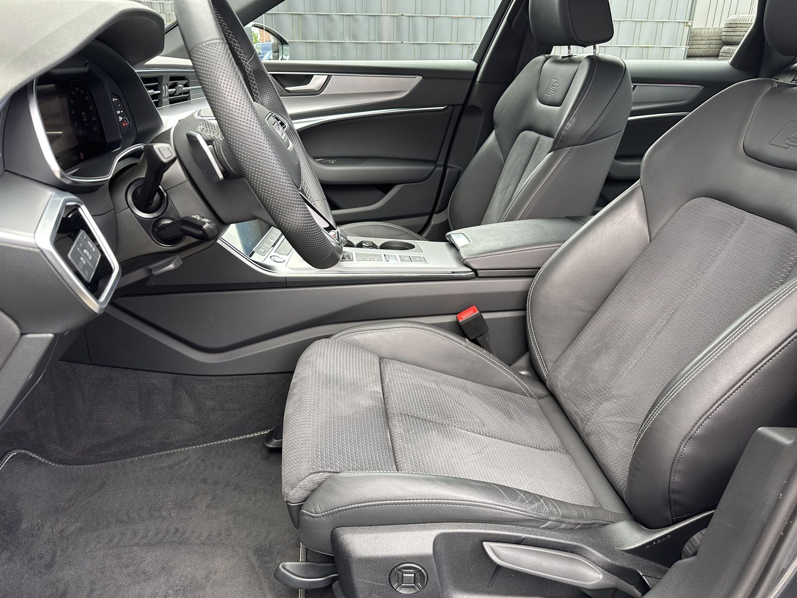 Fahrzeugabbildung Audi A6 Avant 40 TDI S-Line Black NAV+LED+ACC+19ZO+VC