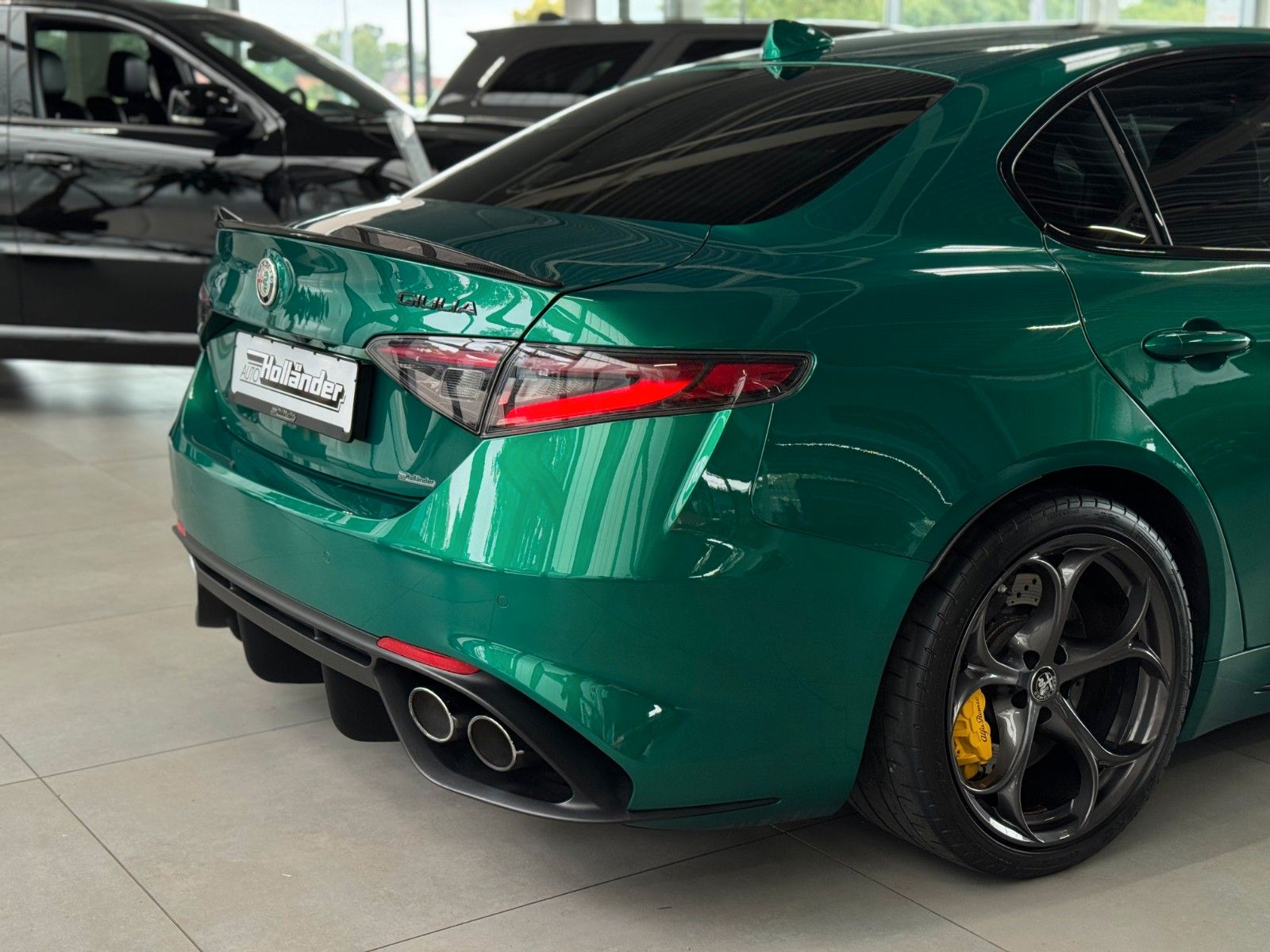 Fahrzeugabbildung Alfa Romeo Giulia 2.9 V6 Quadrifoglio "ACC Komfort-Paket"