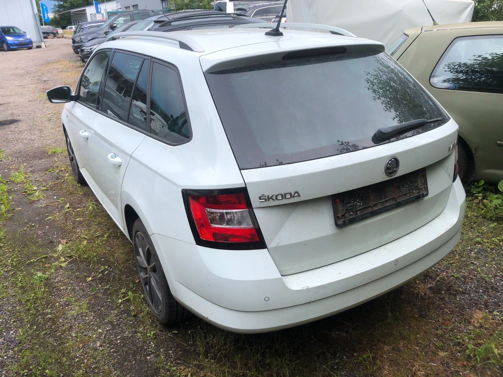 Fahrzeugabbildung SKODA Fabia Combi Drive leichter Seitenschaden
