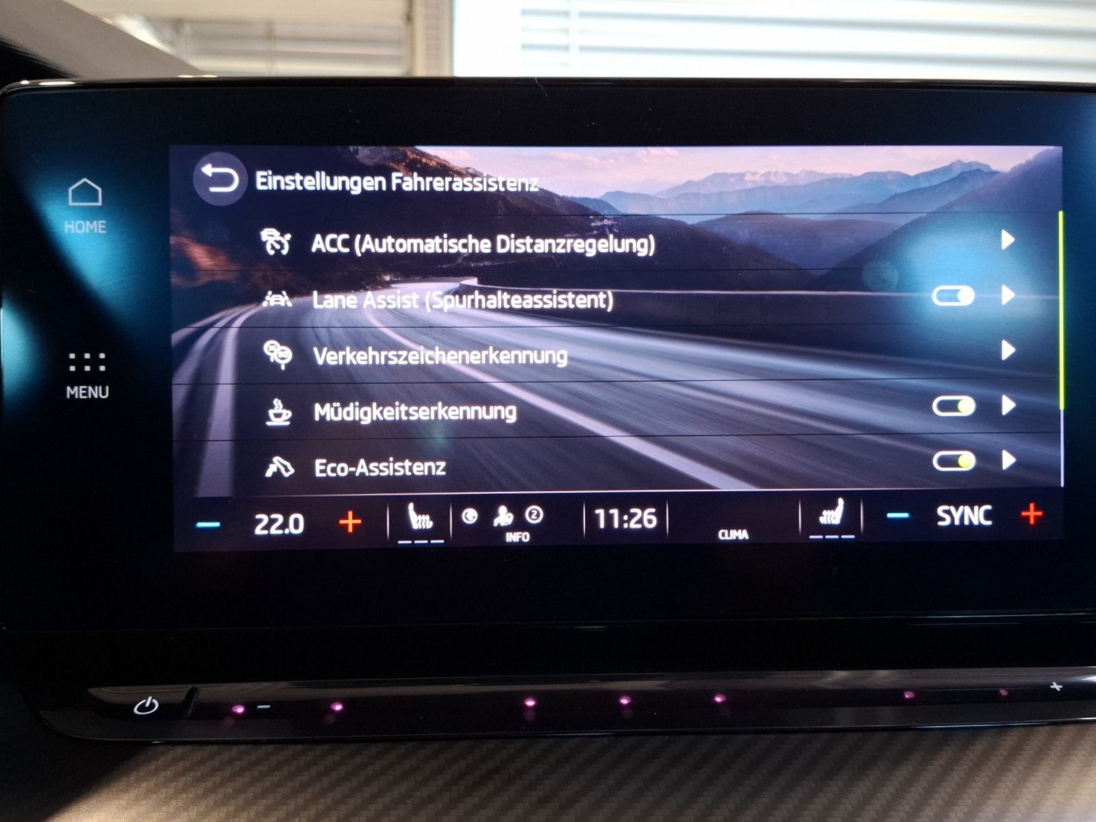 Fahrzeugabbildung SKODA Octavia Combi RS TDI DSG 4x4 Matrix Navi HUD VC