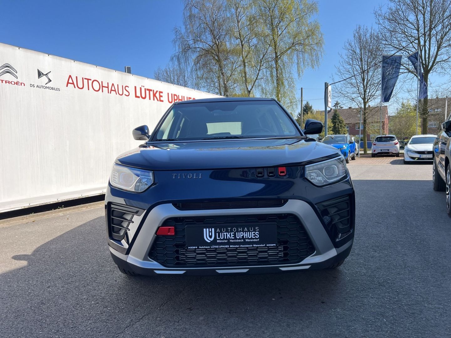 Fahrzeugabbildung Ssangyong Tivoli Nomad 2WD Automatik Navi LED CarPlay DAB