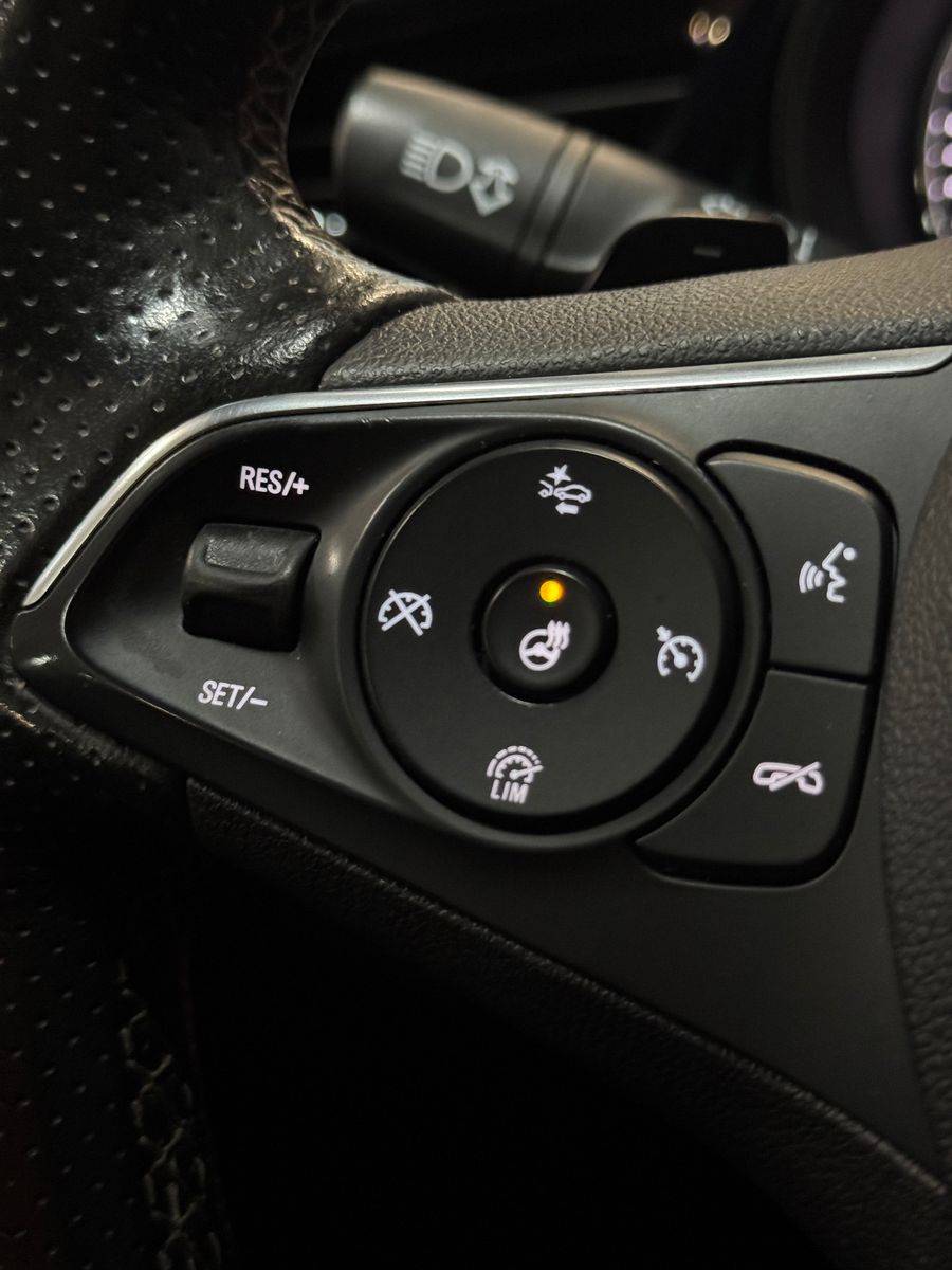 Fahrzeugabbildung Opel Insignia B Sports Tourer GSi 4X4 OPC PERFORMANCE