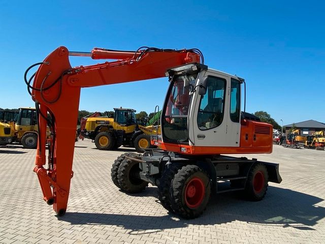 Liebherr A900C