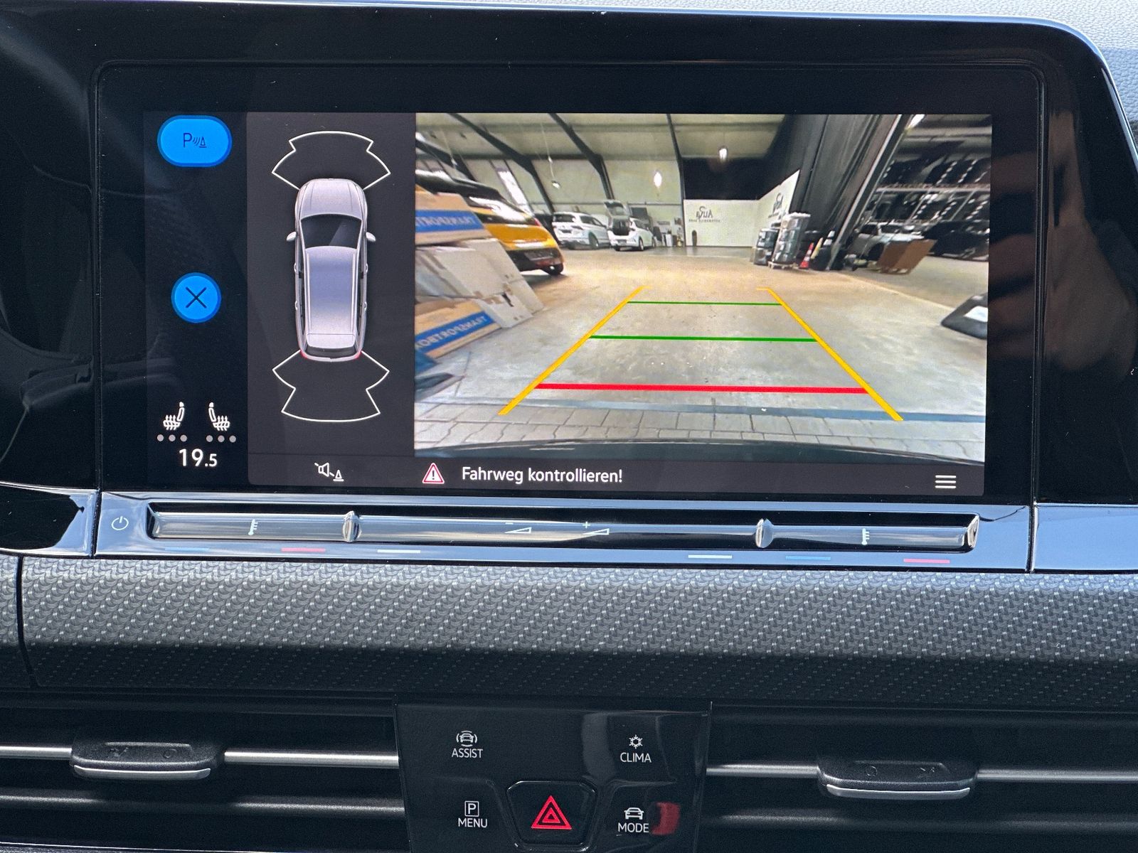 Fahrzeugabbildung Volkswagen Golf Variant R-Line NAV+LED+AHK+KAMERA+ACC+18ZO