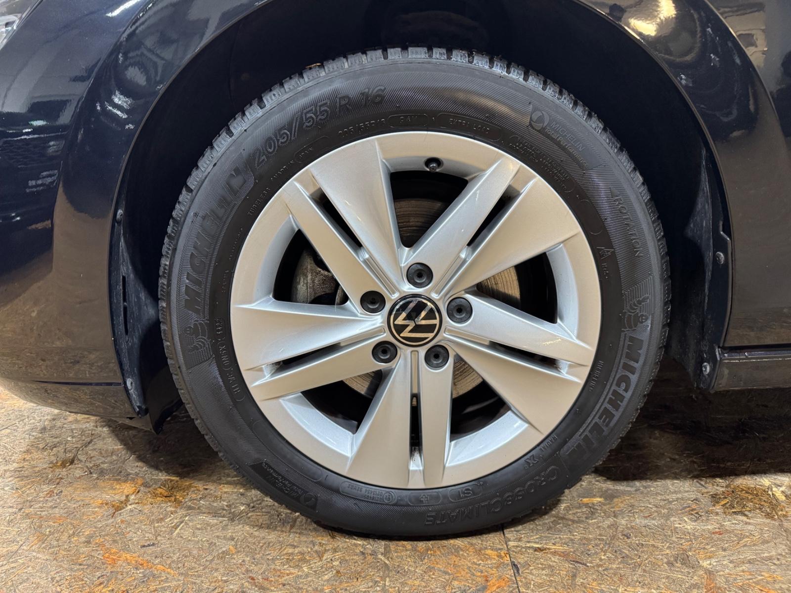 Volkswagen Golf VIII Lim. Life 1.5TSI/CAM/SHZ/GARANTIE11/27, миниатюра 3