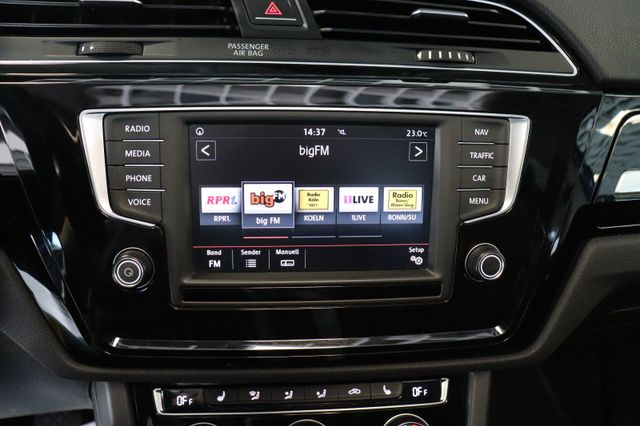 Fahrzeugabbildung Volkswagen Touran 1.6Ltr Comfortline |7SITZER|PANO|SHZ|PDC|