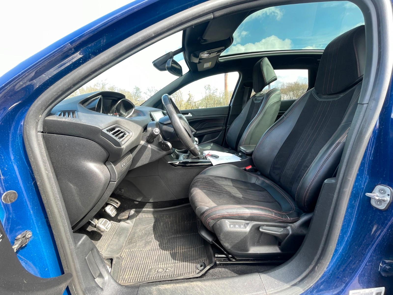 Peugeot 308 2015 — photo 13