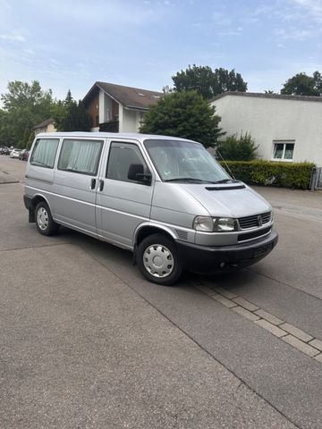 Volkswagen T4 2.5 TDI 8Sitzer Klima Grüne Plakete 1.Hd.