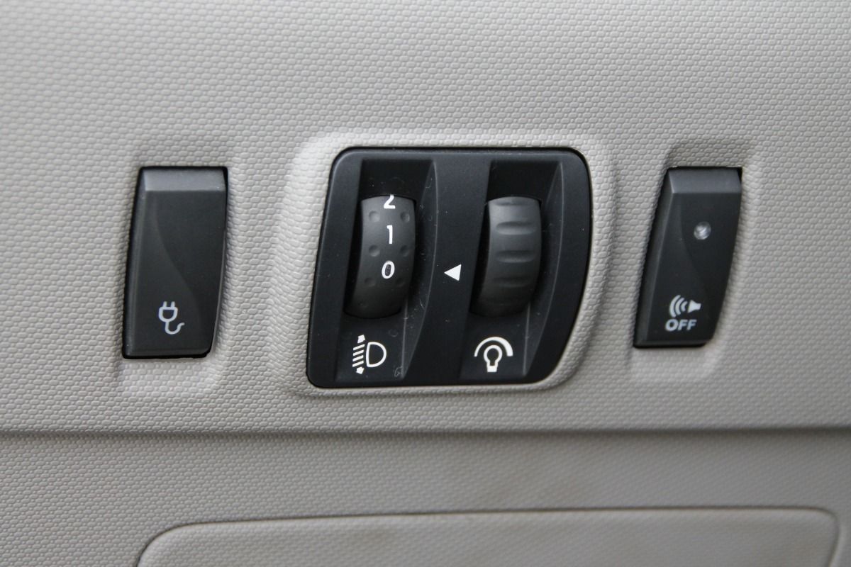 Fahrzeugabbildung Renault ZOE LIFE Batteriemiete Option auf BOSE-Paket