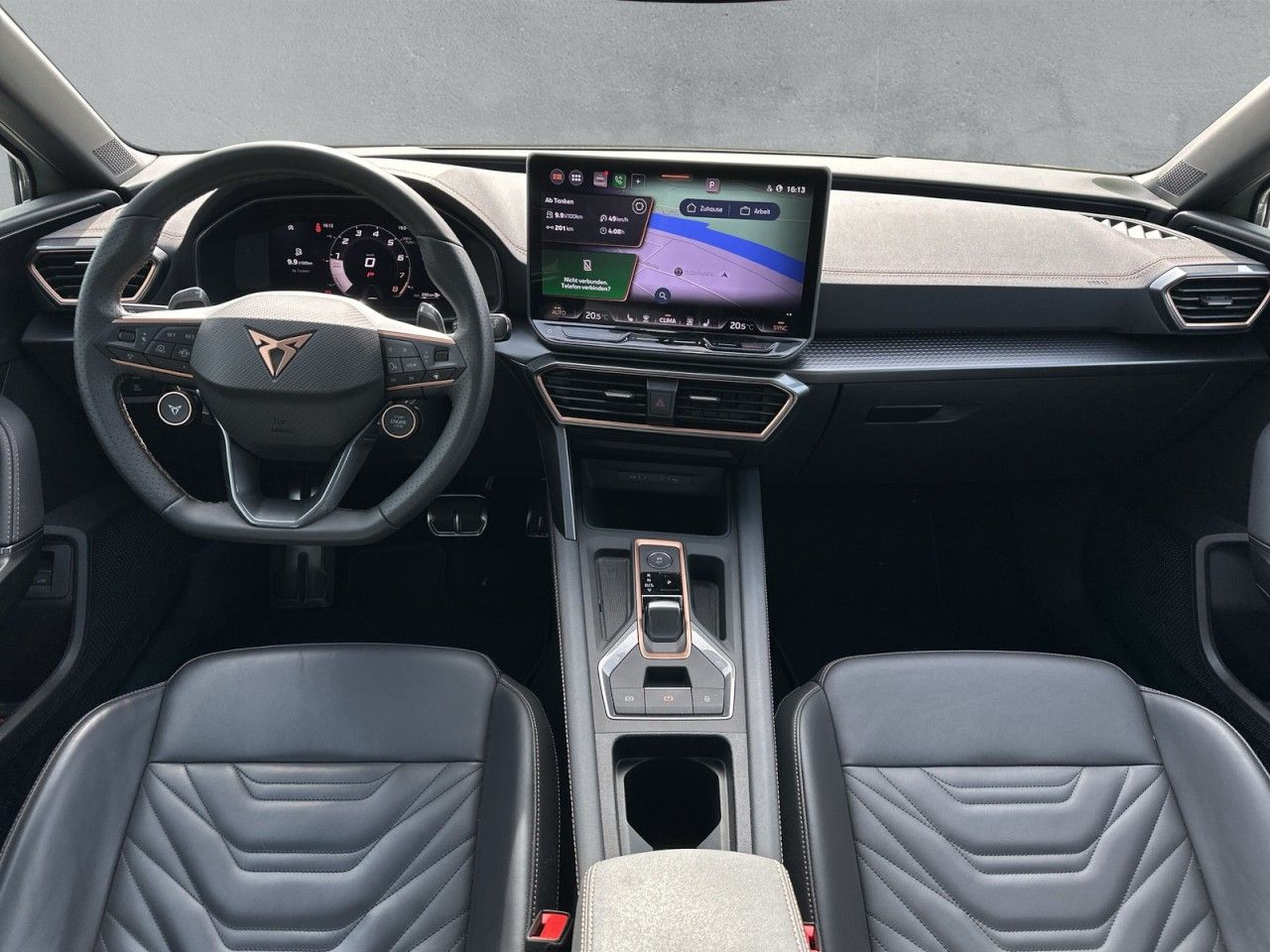 Fahrzeugabbildung CUPRA Leon ST VZ 2.0 TSI 333 PS 4Drive Akebono Pano - mit KI generiert/bearbeitet