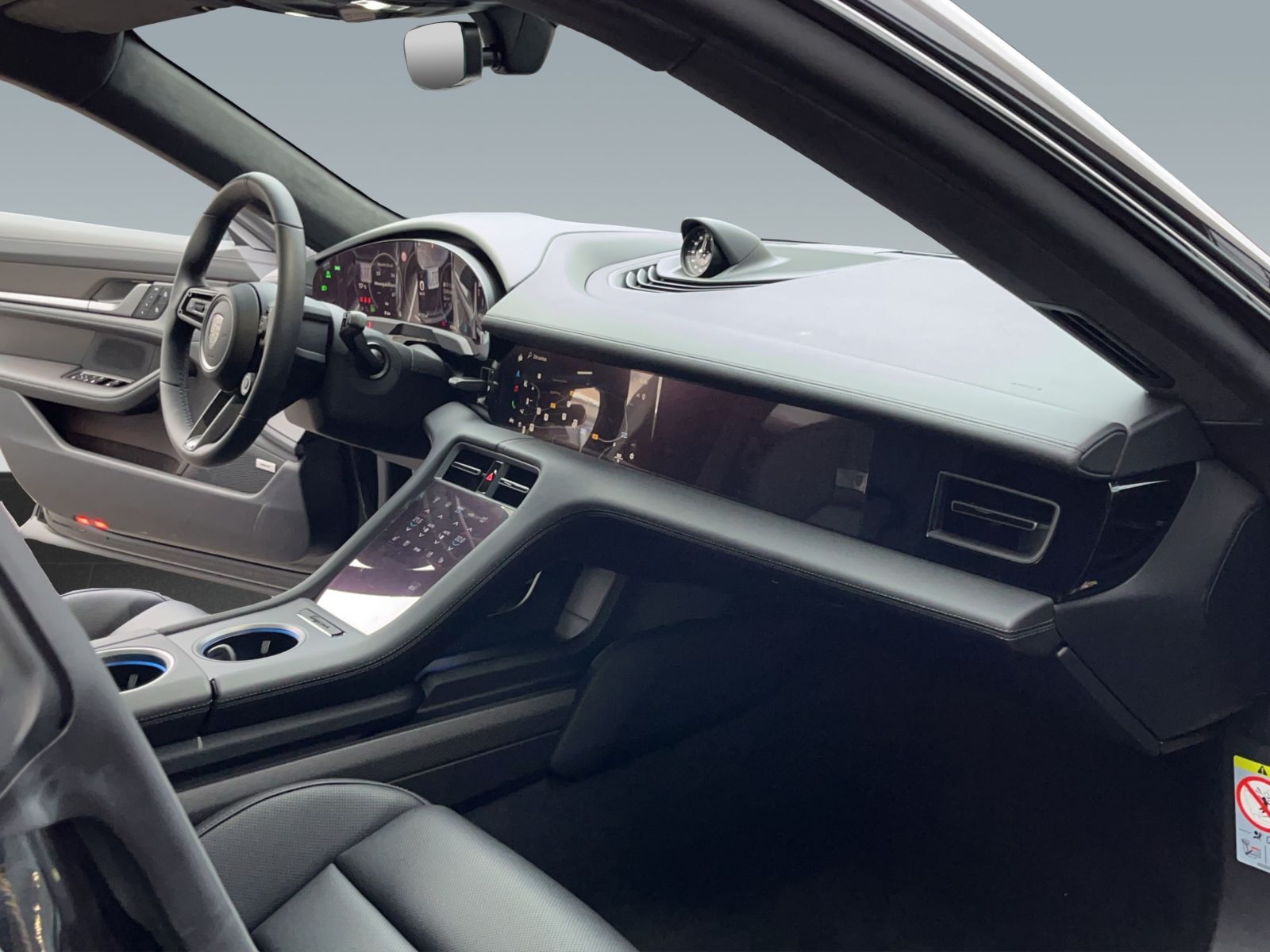 Porsche Taycan - Bild 16