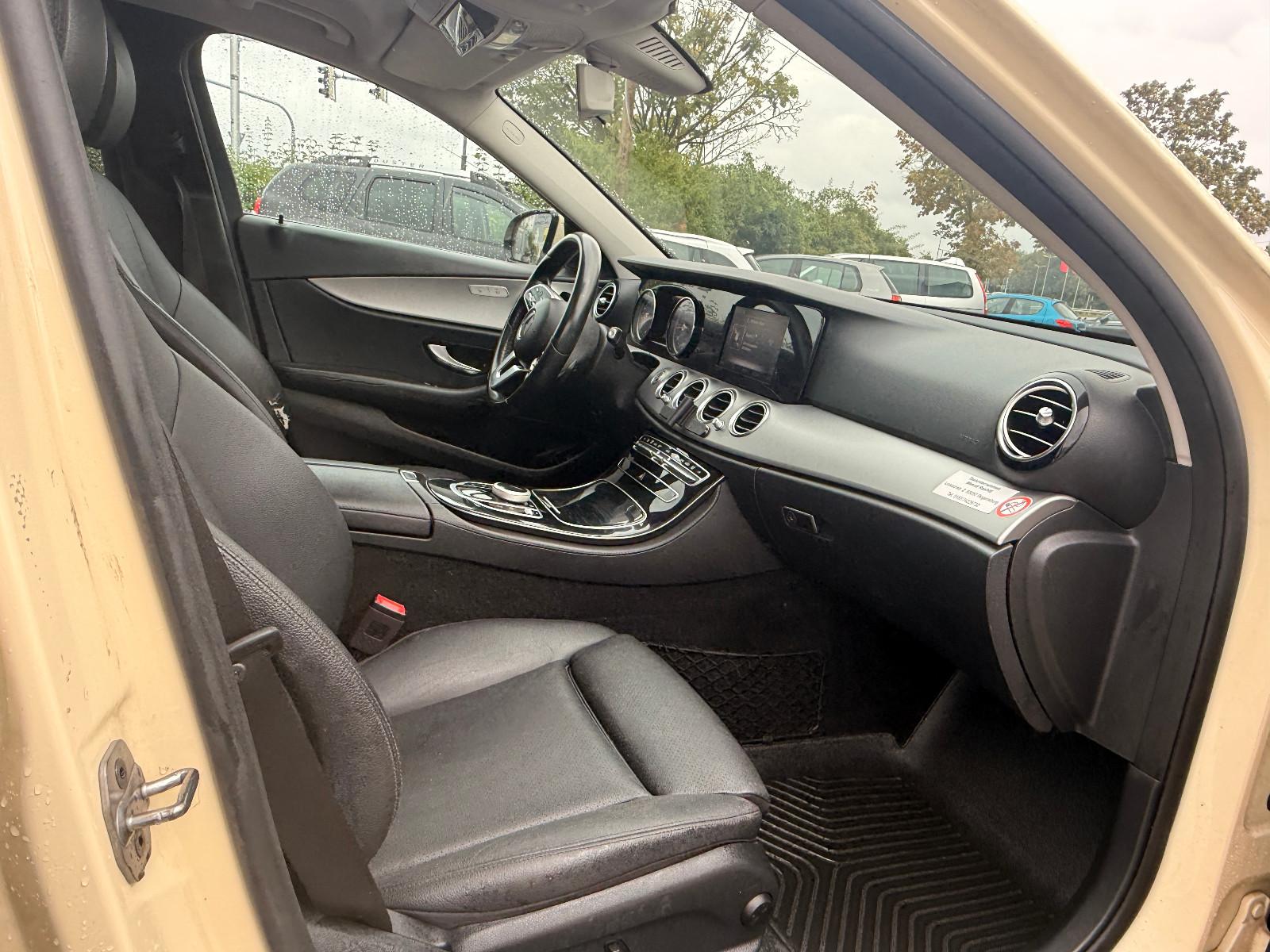 Mercedes-Benz E 220 E T-Modell    Vollfahrbereit
