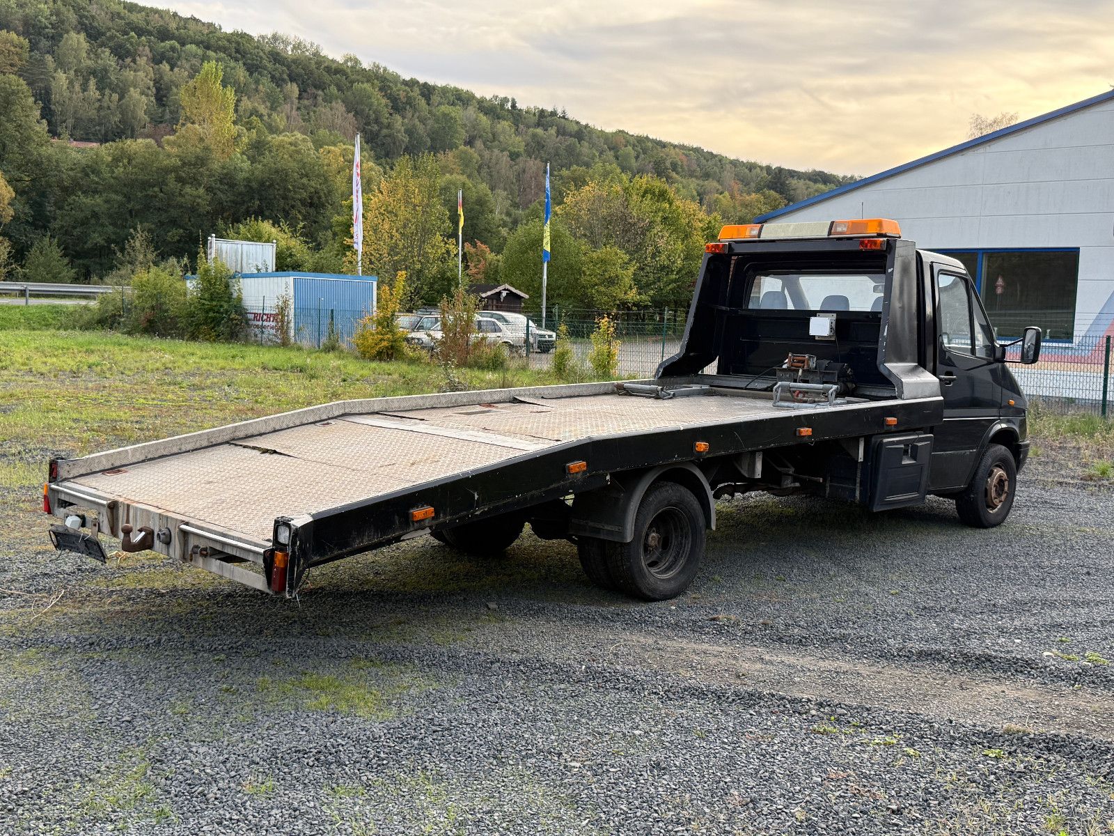 Fahrzeugabbildung Mercedes-Benz Sprinter 412 D Abschleppwagen Klima 3-Sitzer