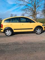 Audi A 2 imolagelb - Audi A4: Kleinwagen