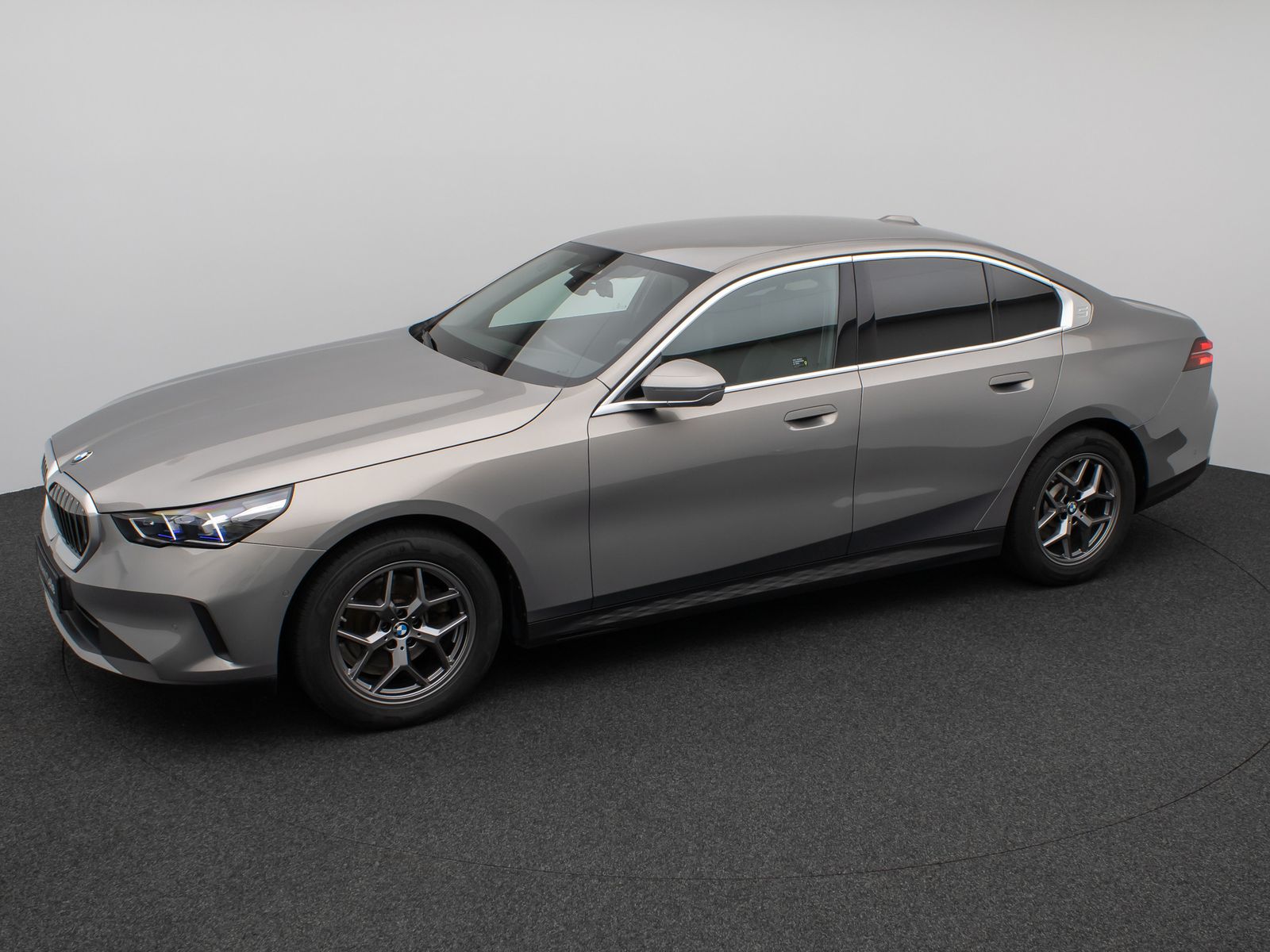 Fahrzeugabbildung BMW 520d Kamera DAB Leder Ad.LED Alarm Sport 18Zoll