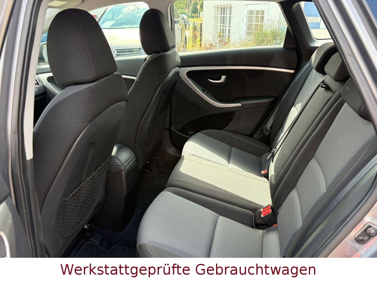 Hyundai i30 2013 — photo 13
