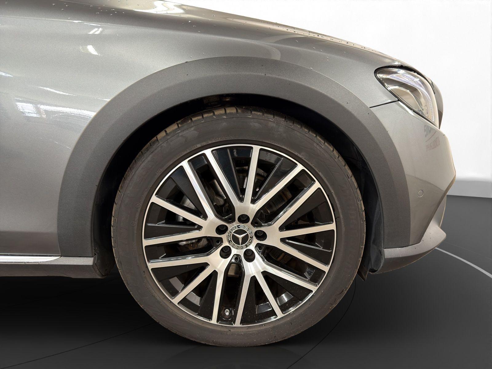 Mercedes-Benz E 220d T 4M All-Terrain AHK Pano LED LM 19" Navi