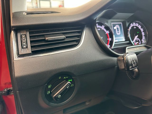 Skoda Octavia Combi Ambition 4x4 *ACC*PDC*