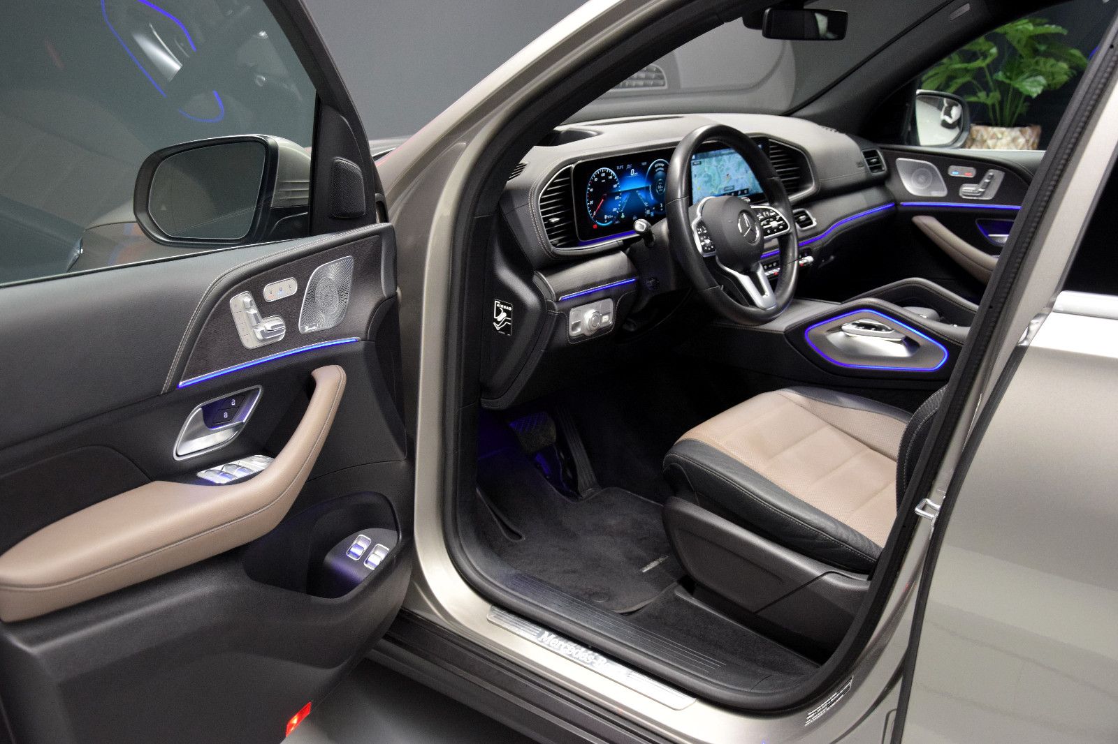 Fahrzeugabbildung Mercedes-Benz GLE 300d 4Matic Pano HuD Airmatic Burmes Standhz
