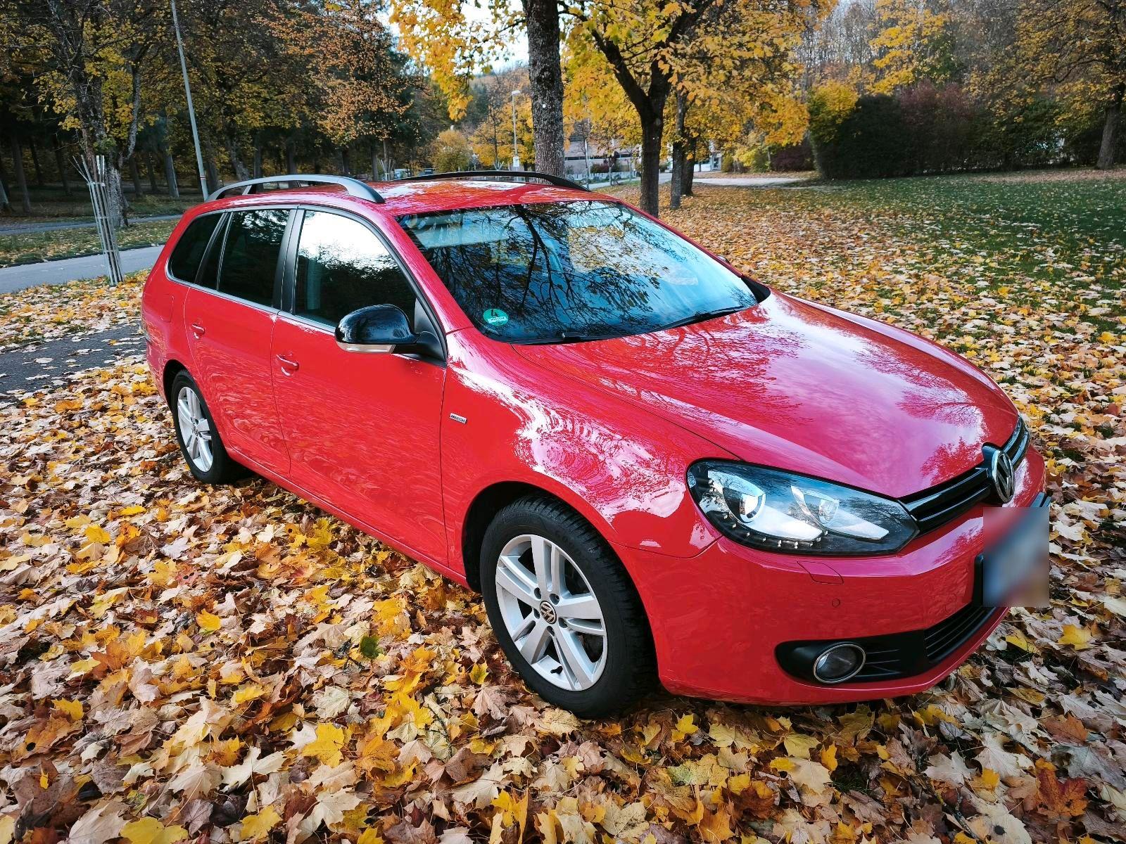 Volkswagen Golf 2012 — rear view