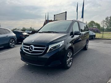 Mercedes V 220 - 1