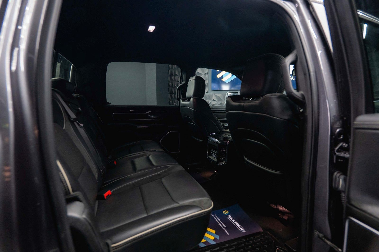 Fahrzeugabbildung Dodge RAM 5.7 V8 HEMI 4x4 LARAMIE Offroad AxleLock 19%