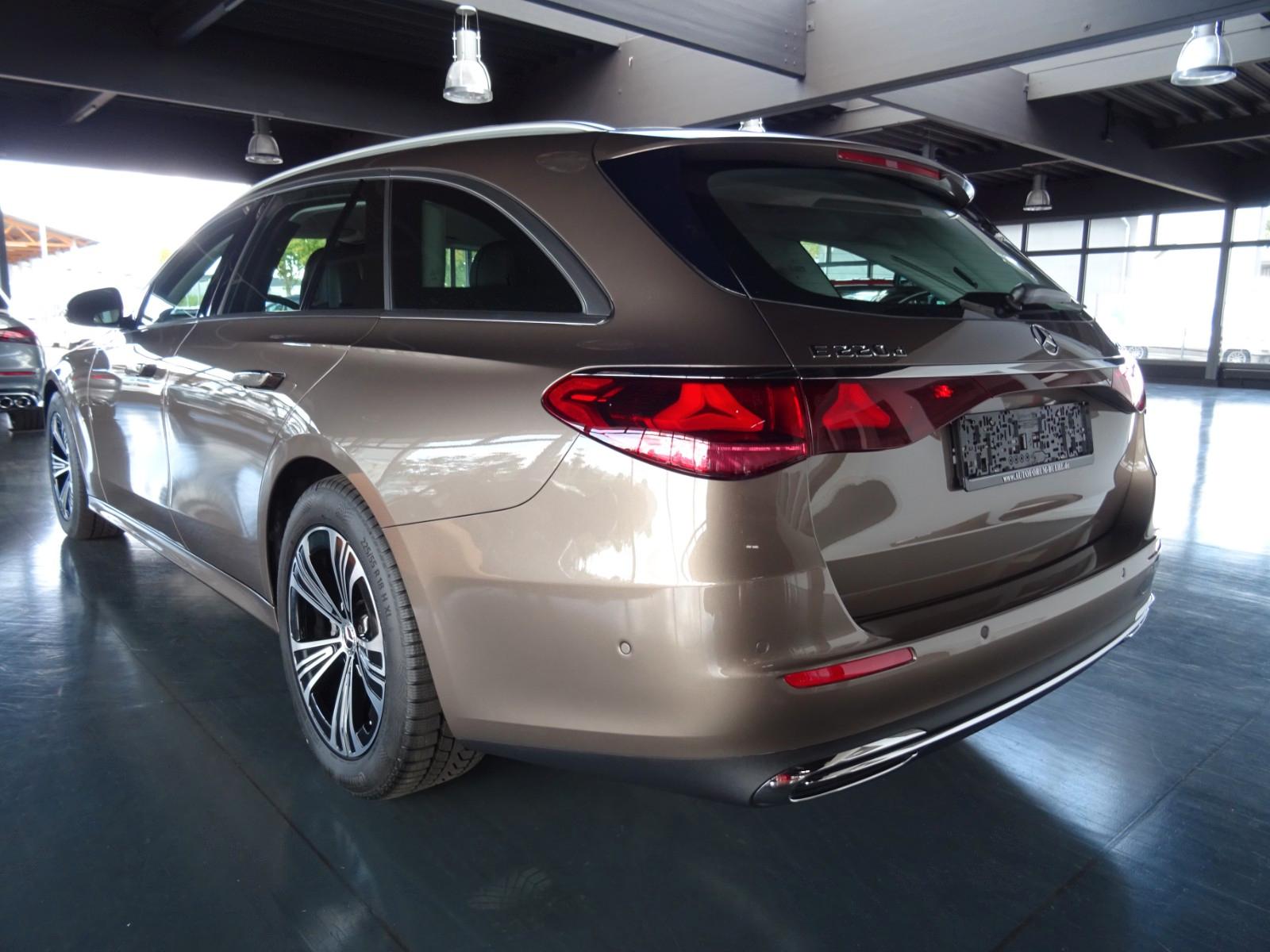 Mercedes-Benz E 220 d T 4Matic / Rollstuhl-Komplett Umbau