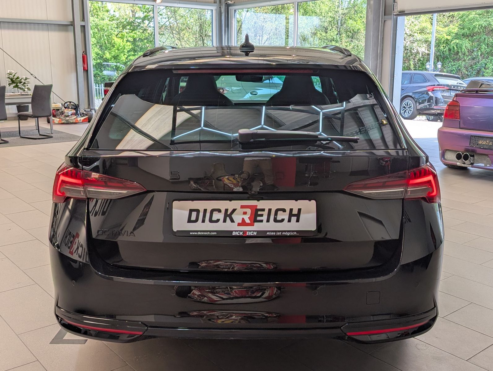 Fahrzeugabbildung SKODA Octavia 2.0 TDI Sportline Matrix Canton Pano ACC