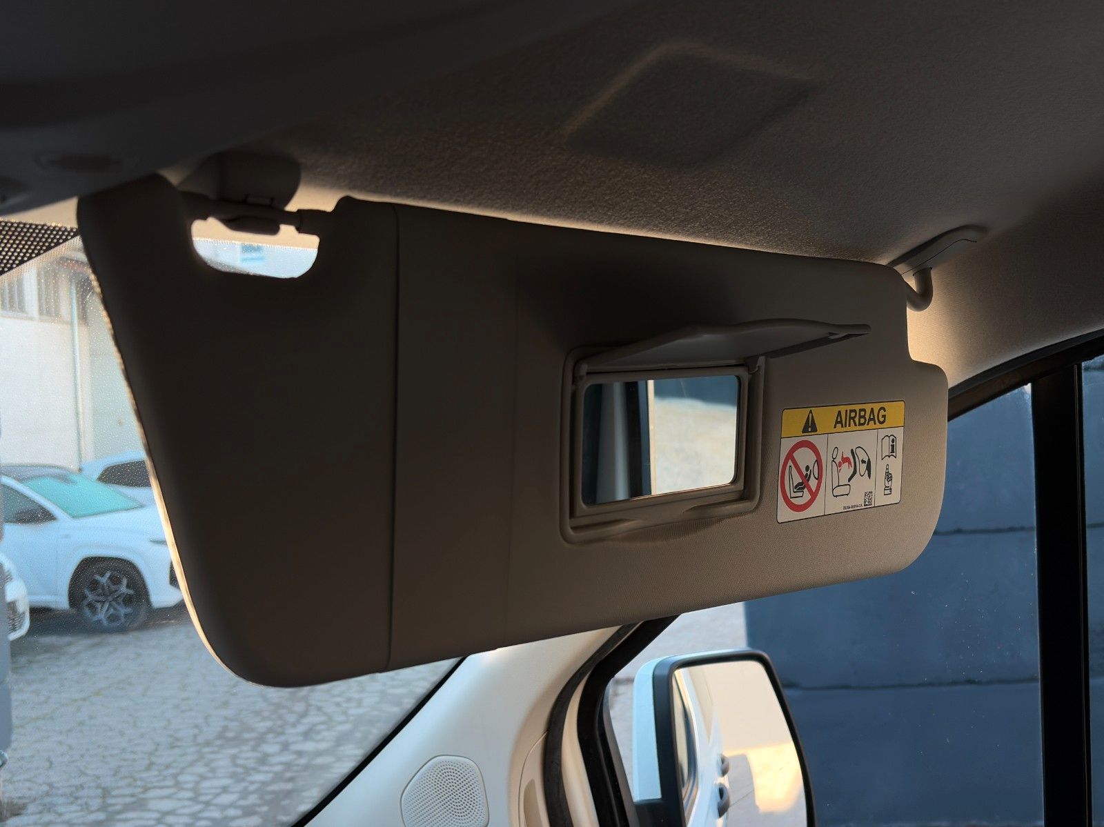 Fahrzeugabbildung Ford Transit Custom Kasten 340 L1 Trend Auto. StHz