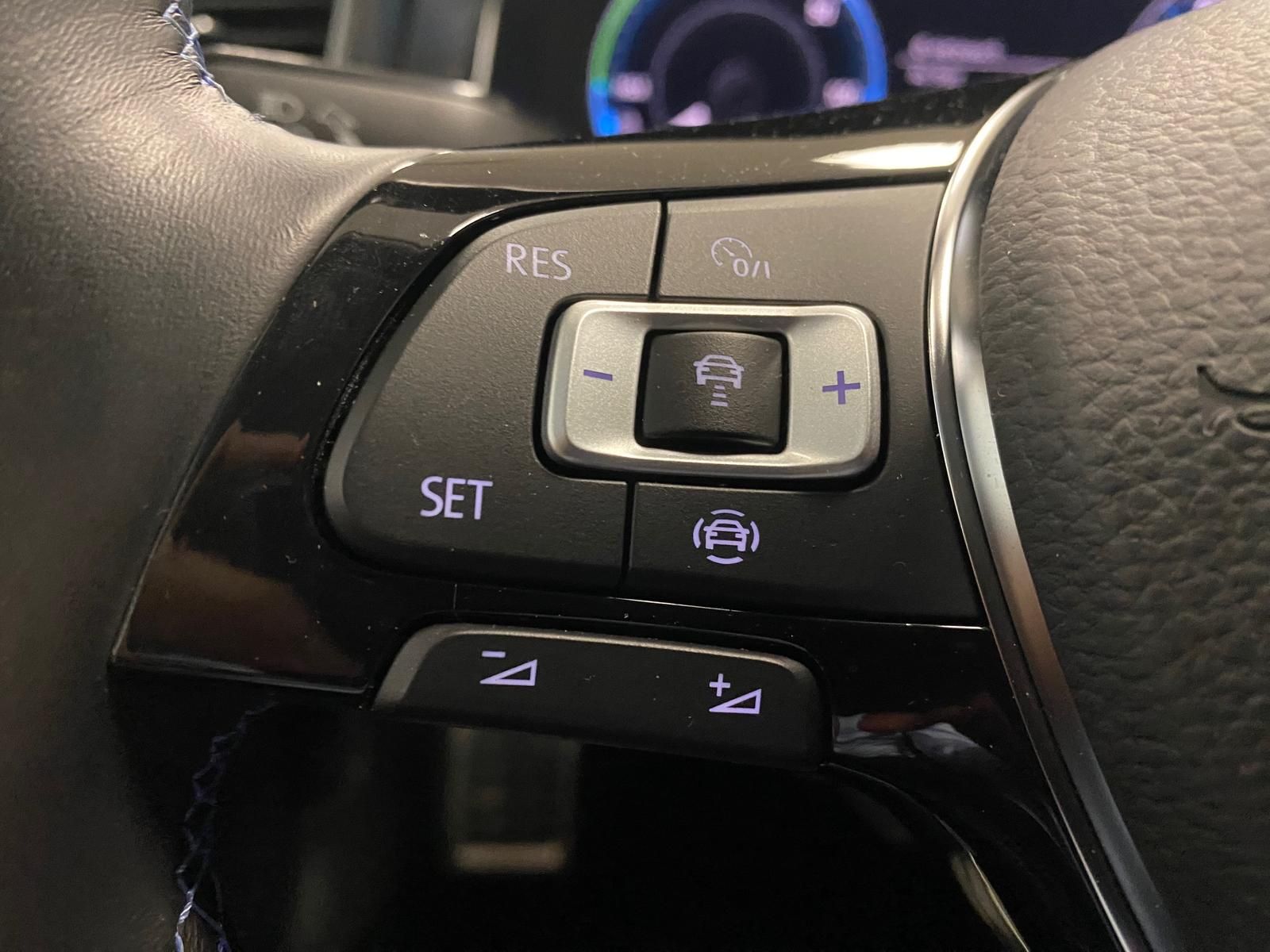 Fahrzeugabbildung Volkswagen Golf e-Golf Comfortline+ACC+RFK+NAVI+WÄRMEPUMPE